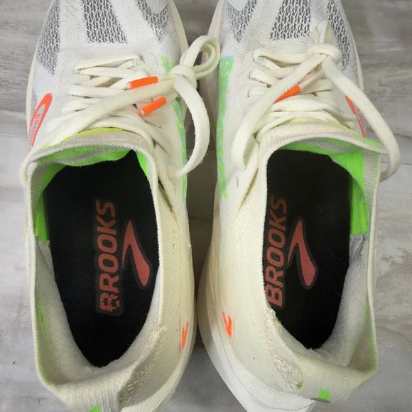 Brooks Hyperion Max Running Shoes Womens Size 7 White Neon Green 1204551B182 - Picture 7 of 9